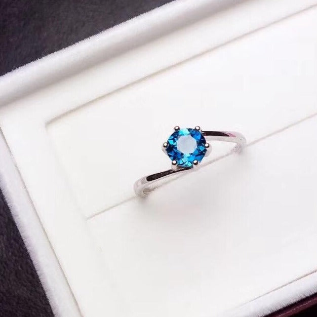 BLUE TOPAZ QUEEN (925 Sterling Silver Ring)